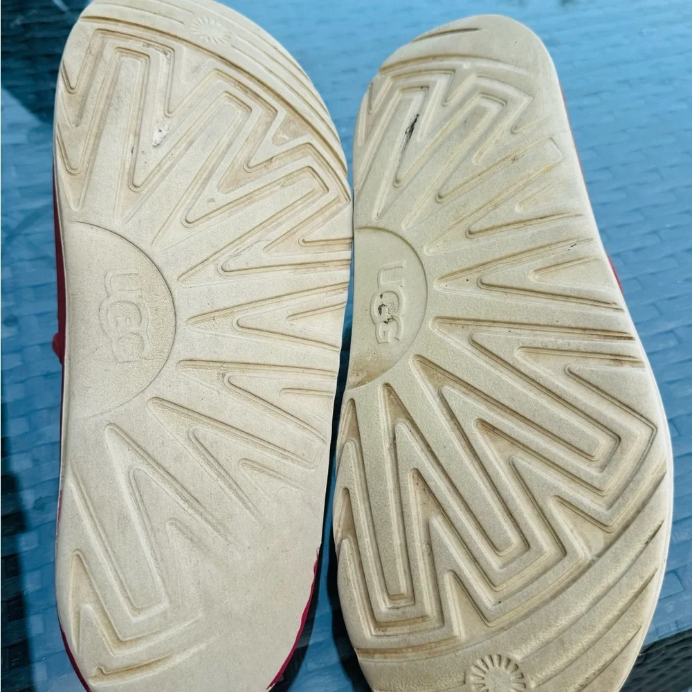 Mens UGG Slippers Size 9 Red/White